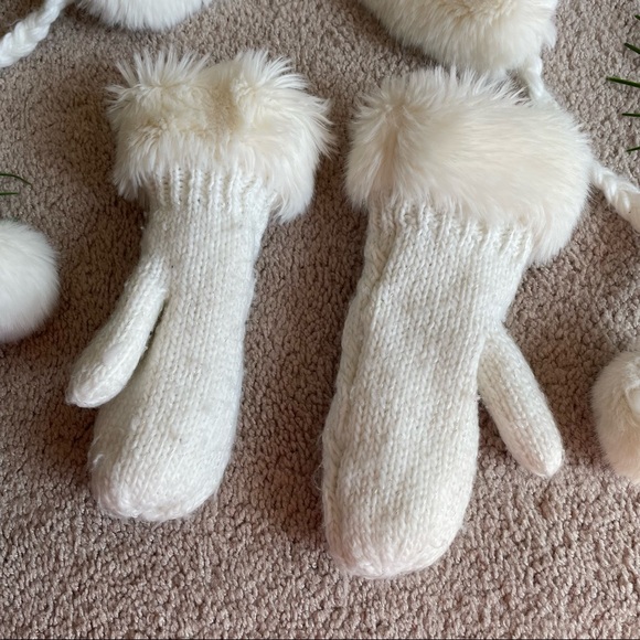 Super Cute Knitted Beanie & Gloves Set - Picture 9 of 12